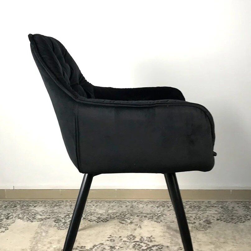 Чорний оксамитовий стілець Cherry SIGNAL велюр на металевих ніжках.