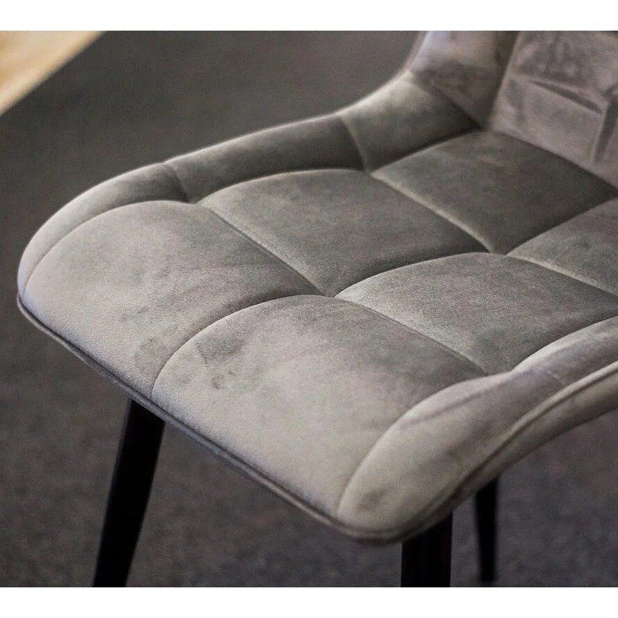 Гарний стілець на кухню Chic SIGNAL сірий велюр на чорних ніжках Польща